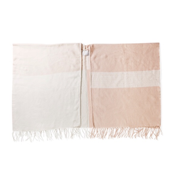 SOIA & KYO Pink Woven Scarf/Shawl with Fringe - Picture 4 of 6